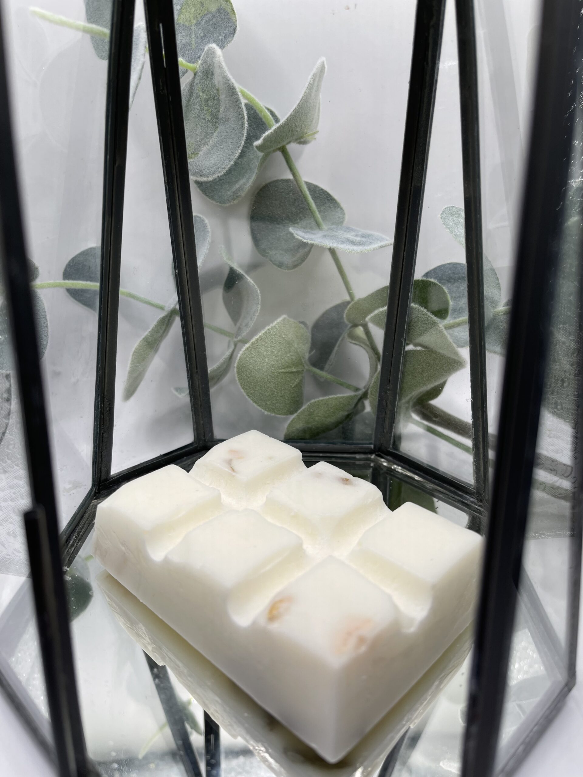 Lily and White Rose 100 hour wax melt bar 2
